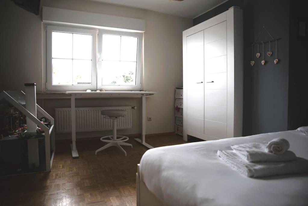 Cozy 3 Bedroom House With 11 Kw Electric Car Charger Hesperange Dış mekan fotoğraf